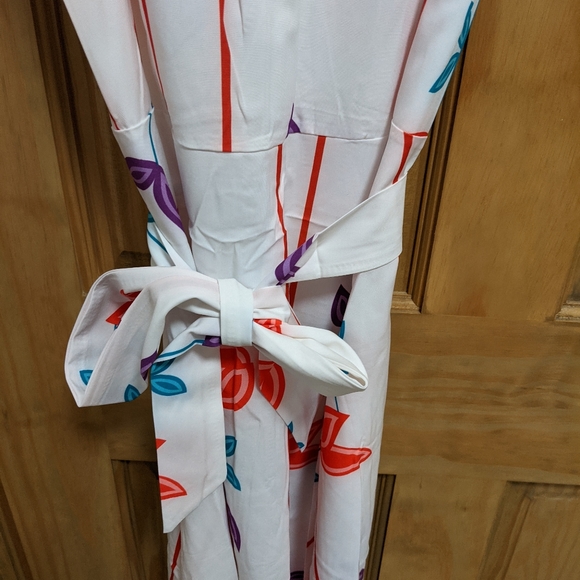 Zapaka Retro Inspired but brand new and adorable 🥰 tulip Sun dress - Picture 5 of 5